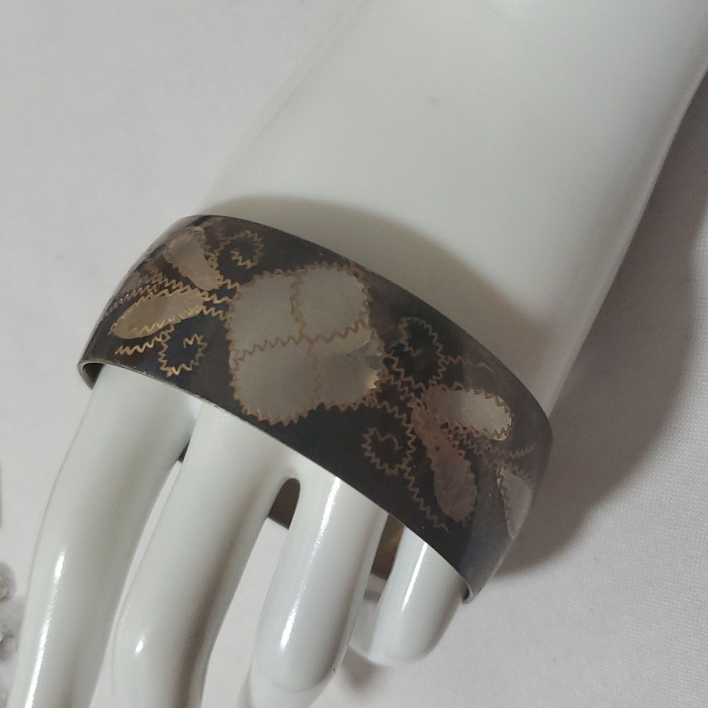 Vintage Black and Gold Floral Bangle